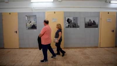 La muestra está en el pasillo del Módulo 2 de la antigua prisión. foto: Marc Bosch