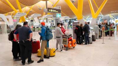 Colas en un aeropuerto. Foto: EFE