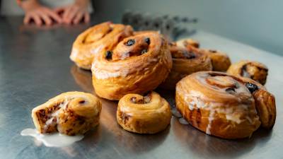 Cinnamon rolls de Lanttonia Bakery (Tarragona). FOTO: ÀNGEL ULLATE