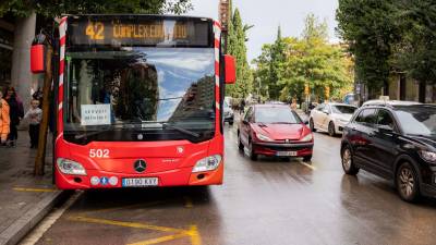 Un bus de la EMT, la firma que cuenta con un mayor presupuesto. Foto: Àngel Ullate