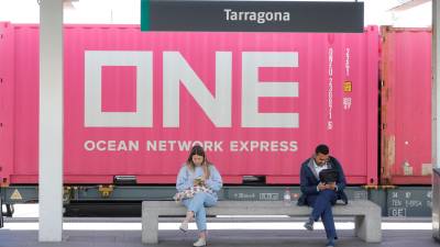 Un tren de mercancías en la estación de trenes de Tarragona. FOTO: Pere Ferré/DT