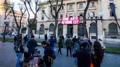 Un momento de la performance que tuvo lugar ayer en el antiguo Banco de España. Foto: Àngel Ullate