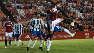 Antoñín Cortés es uno de los jugadores más peligrosos del Nàstic de cabeza. Foto: Nàstic