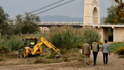 Obres per fer el traçat vora el Pont Penjant, entre Amposta i l’Aldea. Foto: J. Revillas