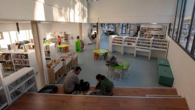 Interior de la nova biblioteca de l’Ametlla de Mar. Foto: Joan Revillas