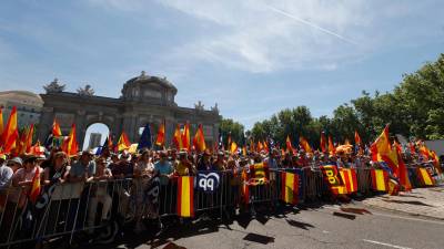Vista de la manifestación contra Pedro Sánchez y la ley de amnistía convocada por el PP, este domingo en Madrid. Foto: EFE
