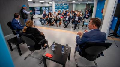 Un momento de la sesión con la Fundació Gresol, en las instalaciones del ‘Diari de Tarragona’. Foto: March Bosch