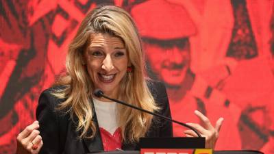 La vicepresidenta del Gobierno, Yolanda Díaz, este martes durante su intervención en la celebración del 60 aniversario de CCOO en Barcelona. Foto: EFE