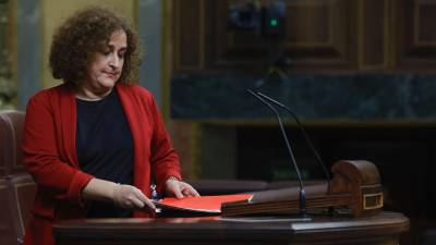 La diputada del PSOE Caridad Rives interviene en la sesión plenaria del Congreso de los Diputados celebrada este martes en Madrid. Foto: EFE