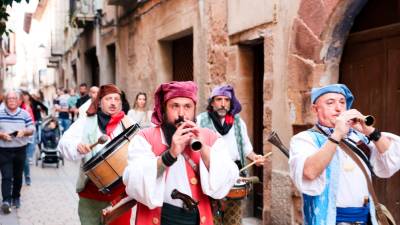 Gralles i tambors tampoc van faltar a la Fira de Bandolers d’Alcover. Foto: Alba Mariné