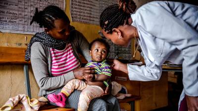 Las aportaciones desde toda España han permitido elevar la cifra a 10 millones de niños vacunados en África desde el inicio del programa en 2008. Foto: Fundació La Caixa