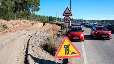 El movimiento de tierras empezó el pasado lunes, sin que el Ayuntamiento tuviera constancia de la operación. foto: Alba Mariné