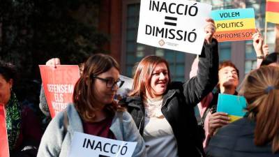 Una de les protestes de la plantilla davant la seu de l’ens. Foto: A. Mariné