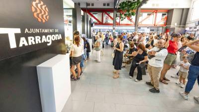 Imagen de las colas en la estación de autobuses de Tarragona. Foto: Àngel Ullate