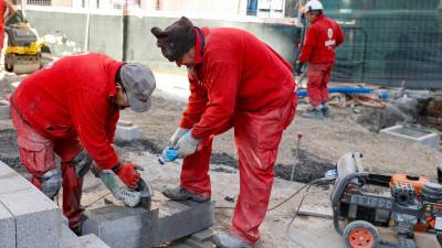 Se extiende el subsidio a las víctimas de violencia de género y a los emigrantes retornados. Foto: EFE