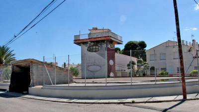 El local de la calle Priorat, uno de los dos que se ponían en alquiler. Foto: Lluís Milián/DT