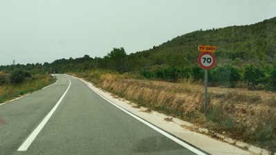El accidente de La Bisbal del Penedès se ha producido en esta carretera. Foto: Àngel Juanpere
