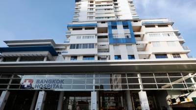 Un edificio del Bangkok Hospital en Bangkok. Foto: EFE