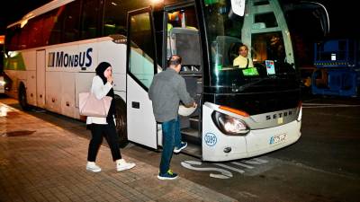 La estación de tren de Reus se ha preparado para recibir a los buses reservando espacio de parada y giro. Foto Alfredo González