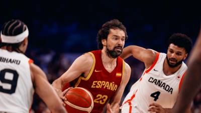 Sergio Llull no pudo evitar la derrota de España con un triple desde el mediocampo. Foto: EFE