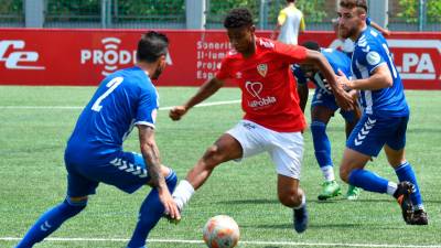 Santi Guzmán en el partido ante el San Cristóbal. Foto: CF Pobla