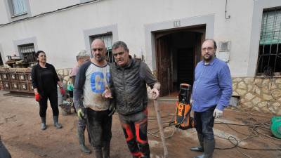 Voluntarios ayudan en la reconstrucción de Valencia. Foto: EFE