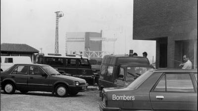 Foto de Bombers en la zona del accidente. foto: carme Fernández/DT