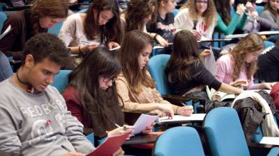 Algunos de los jóvenes que han participado en la octava edición del programa educativo. FOTO: CEDIDA