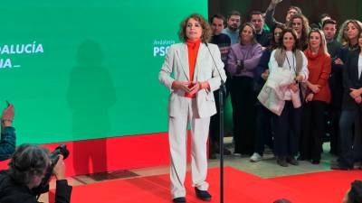 La vicepresidenta del Gobierno y vicesecretaria general del PSOE, María Jesús Montero, ha anunciado este miércoles en Sevilla que optará a la Secretaría General de los socialistas andaluces en el proceso abierto dentro de este partido, para hacer de esta formación «un proyecto de todos». Foto: EFE