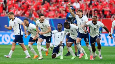 La selección inglesa celebra el pase a semifinales. Foto: EFE/Friedemann Vogel