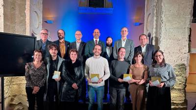 Foto de familia con todos los galardonados en la 37ª edición de los Mañé i Flaquer. Foto: Anna F.