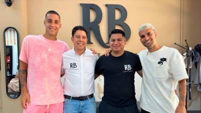 Pablo Fernández, Rachid, Luis y Andy Escudero esta misma semana en la peluquería. foto: cedida