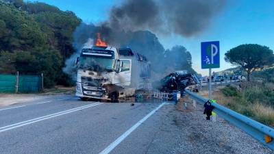 Imagen del camión y el coche involucrados en el accidente. Foto: Cedida