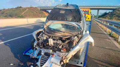 Imagen del coche destrozado tras el accidente. Foto: Mossos d’Esquadra