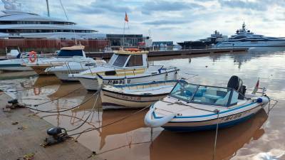 En el Serrallo, ha subido el nivel del agua del mar. Foto: Norián Muñoz