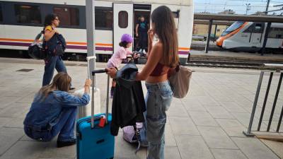 Los estudiantes se están acostumbrando a los cambios, a raíz de las obras a partir de Sant Vicenç de Calders. foto: N.R.