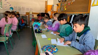 El primer colegio en acoger este taller fue la Escola Cambrils. Foto: Júlia Vernet