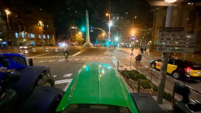 Tractores en Barcelona pasando la noche. Foto: DT