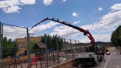 Les plaques s’han instal·lat a la teulada de l’escola municipal al Pont d’Armentera. foto: Cedida