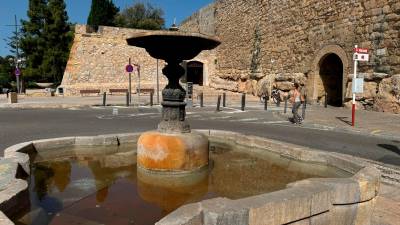 La fuente sin su parte superior. Próximamente se reparará. Foto: Marc Bosch