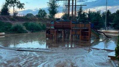 El agua ha inundado varias zonas de la Part Baixa de Tarragona. Foto: DT