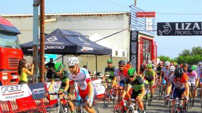 Algunos de los participantes en el Campionat de Catalunya Máster 30 que se celebró en Santa Bàrbara. Foto: EBRE ACTIU