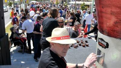 La Rambla de Campclar fue el escenario del ´Feel Vermut´ en favor de Astafanias, que tuvo lugar en abril. FOTO: LLUÍS MILIÁN