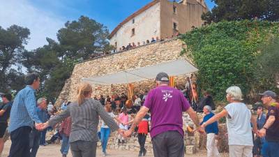L’edició de l’Aplec de Sardanes a l’ermita de Montornès, l’any passat. foto: Joan Boronat