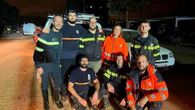 Los ocho voluntarios de Protecció Civil de Montblanc. Foto: Cedida