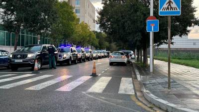 Los vehículos de la Guardia Civil. Foto: P.J. Armengou