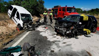 Los dos vehículos implicados en el accidente. Foto: Àngel Juanpere