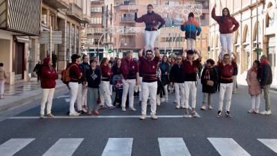 Els Castellers de Tortosa durant la caminada solidària. Foto: J. Revillas