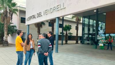 Miembros del Comité de empresa del Hospital de El Vendrell. FOTO. JMB