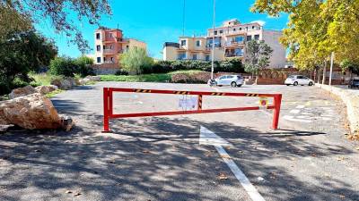 Espacio frente al cementerio que se reservará para familiares y acompañantes. foto: cedida